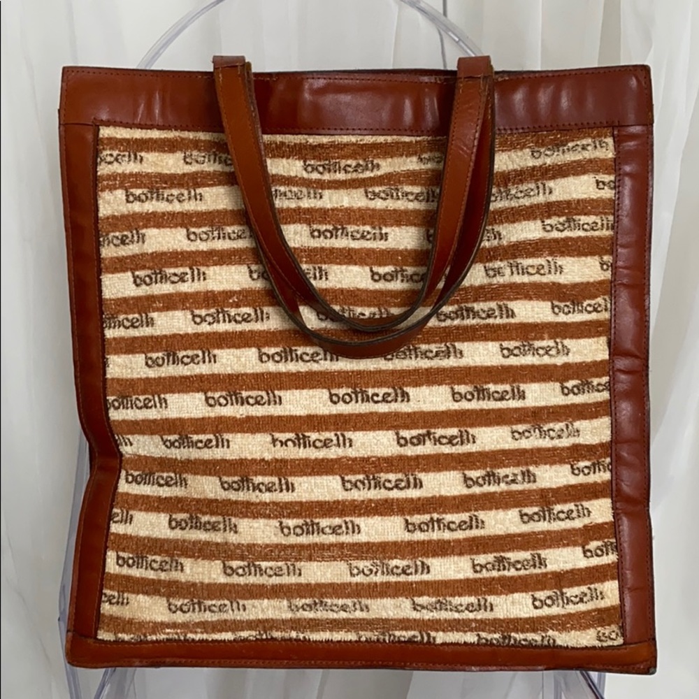 Fashionable Leather Bag